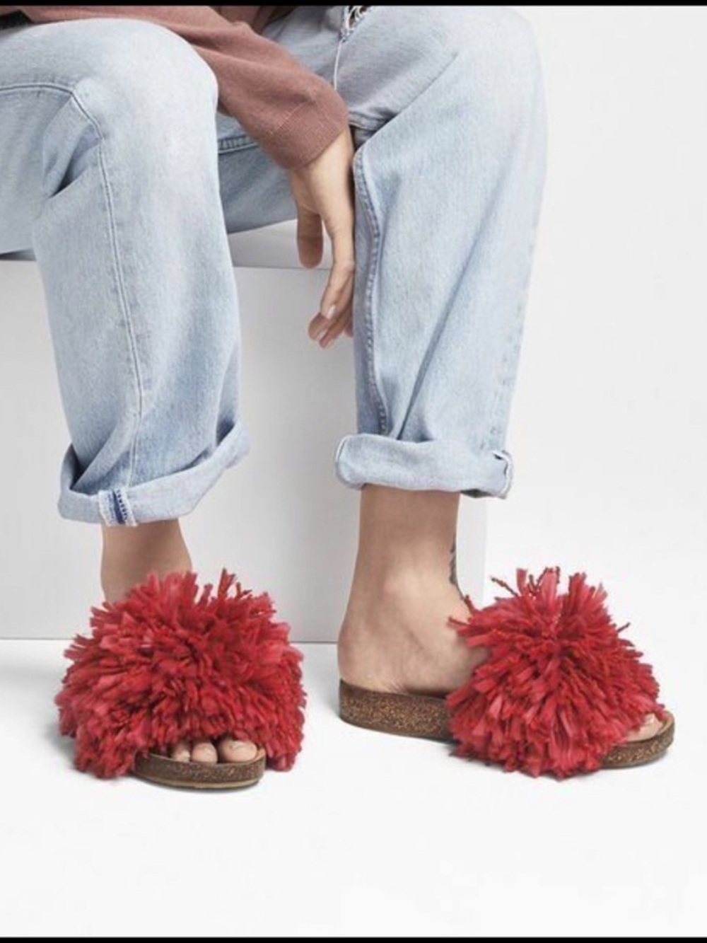 Ugg Cindi Yarn Ribbon Red Sandals Size 10